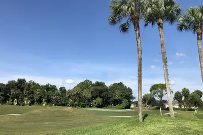 Image de Country Creek - Charming and Light Corner Condo with Golf!