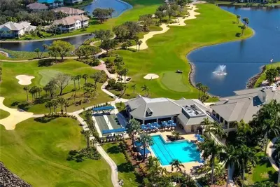 Image de Stoneybrook - Second Floor Condo overlooking the Green