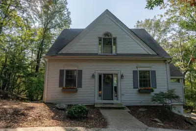 Image de A beautiful mountain retreat nestled in the woods with great Mountain Views