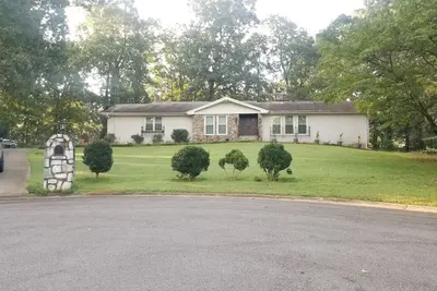 Image de Home Sweet Home. . . Your Cozy Comfy Hideout-20 Min From Dwntwn