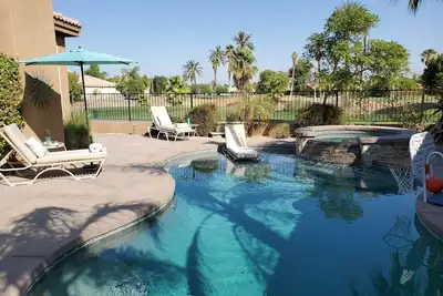 Image de Walk to Festivals, Private pool on golf Course. Mtn. Views Rentals! #2066496