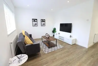Image de 🌟Goodwood House w/ Free Parking, Garden & Netflix🌟