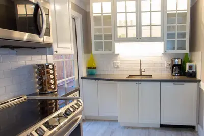Image de Upscale house-Sellwood, Portland, Sleep 5 in beds! Free WiFi\/King bed\/parking❤️