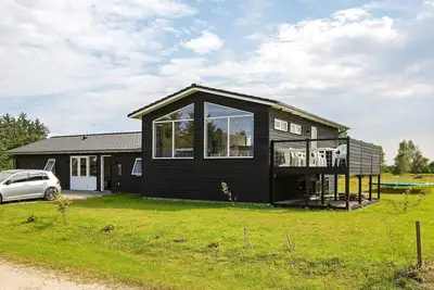 Image de Refuge scandinave au bord du lac-By Traum