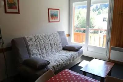 Image de 2 pièces au pied des pistes avec balcon et cuisine équipée