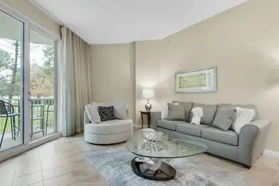 Image de Relax in Style at Palms 2106 – Nearby Beach🌴Ground Floor