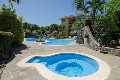 Image de 2bd condo in luxury beachfront residence with pool, cable Tv\/Wi-Fi\/Ac
