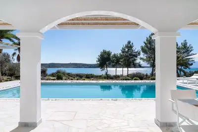 Image de Beachfront Villa Seascape in the Greek Riviera