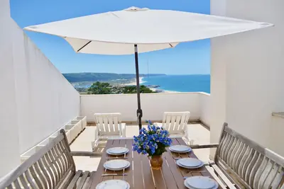 Image de Blue Sky - Fantastique appartement de 3 chambres avec terrasse privée à Nazaré