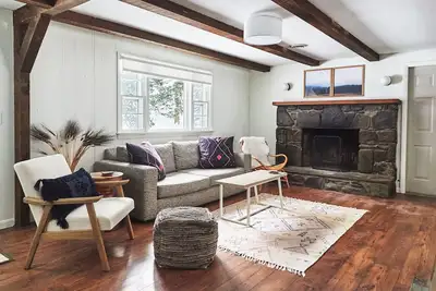 Image de Waterfront Modern Cabin - Blak House