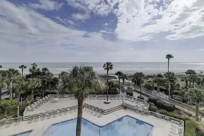 Image de 449 Captains Walk -Oceanfront Condo with Direct Pool and Ocean Views!