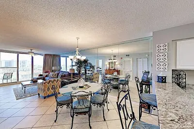 Image de 3 min walk to beach on boardwalk Beautiful, Breathtaking Views~6 fl sweet spot!