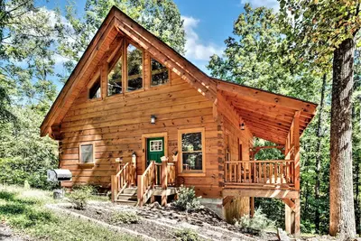 Image de 5★Love at First Sight! Charming, Cozy, Quiet Cabin. Hot Tub! Very Near to D'wood