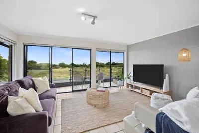 On The Esplanade - Seafront Apartment