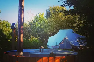 Image de Immaculate Wigwam + Private Wood Burning Hot Tub