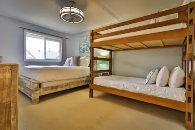 Image de Mountainside Studio - Sleeps 4 - Ski Hill View