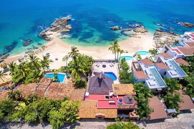 Image de Conchas Chinas BeachFront Villa in Puerto Vallarta