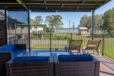 Image de Beach and bush views