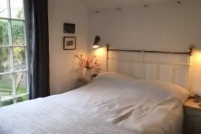 Image de Fisherman's Studio in Cadgwith Cove - sleeps 2 guests in 1 bedroom