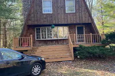 Image de Beautiful Berkshire classic home nestled in a quiet peaceful area