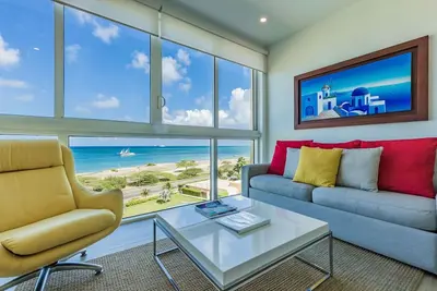 Relax in this Ideal Ocean View Apartment 2bdr unit