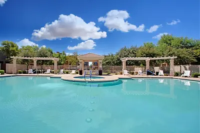 Image de Across Chicago Cubs (Sloan Park) | Has Shared Pool