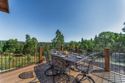 Image de Wine Top | Luxury Cabin, Private Hot Tub!