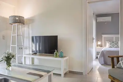 Image de Deluxe Kefalonia Apartment | 1 Bedroom | Apartment Thalassa | Tranquil Location & Access to Pool | Karavomilos