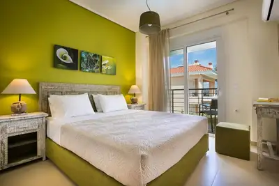 Image de Appartement de luxe a Cephalonie | Appartement Leyland | 1 chambre | Vue sur la piscine et la mer |
