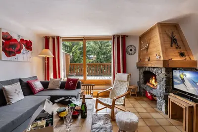 Image de Chalet familial au centre de Courchevel Le Praz, proche pistes et commerces, terrasse plein sud