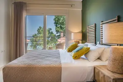 Image de Appartement de luxe a Cephalonie | Appartement Menta | 1 chambre | piscine | Vue sur la mer | Karavo