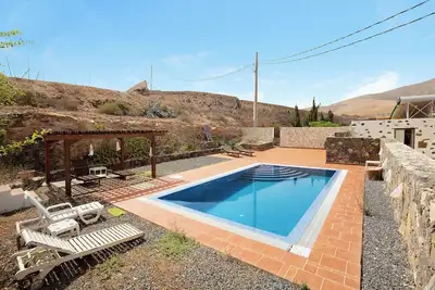 Image de Maison rurale \"Casa del Valle\" à proximité d'un parc naturel avec piscine, terrasse, jardin et Wi-Fi