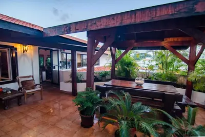 Image de Luxury top-floor penthouse in the heart of Sosua, Ac\/Cable Tv\/Internet