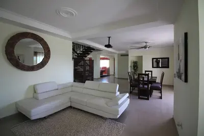 Image de Luxury penthouse in central Santiago, pool, jacuzzi, pool table, fast internet!