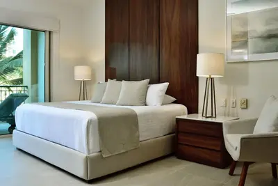 Image de Front Beach Condo at Playa Royale 2407, Wifi