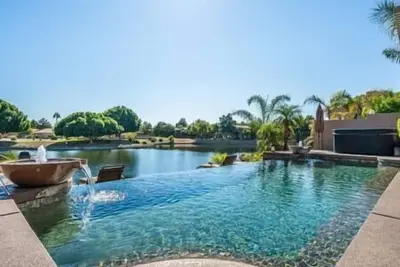 Image de Lakeside Luxury & Golf Resort - Zero Edge Pool