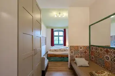 Image de \"If you want to enjoy life, move to Striesen. \"