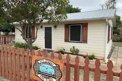 Image de 11th St. Hideaway Downtown Bandera, Tx