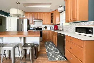 Image de Sunny Retreat in SouthPark – Spacious 2 Br 1Bath