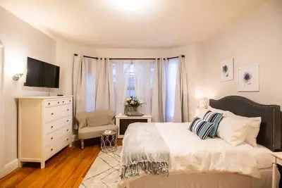 Image de Spacious Studio, Coolidge Corner, Public Transport