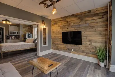 Rustic 2br Loft with River Views