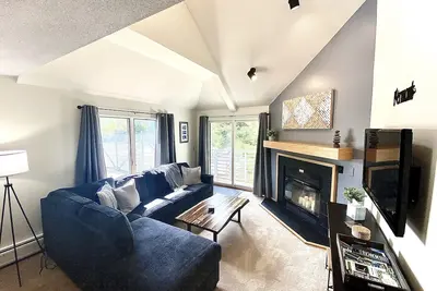 Image de Modern Mountain Condo with Spa