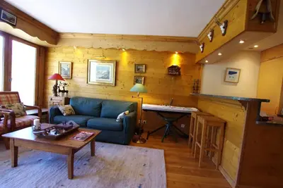 Image de 20m du centre station, 7ème étage, vue lac, balcon, télévision, casier à ski, 55m², Tignes