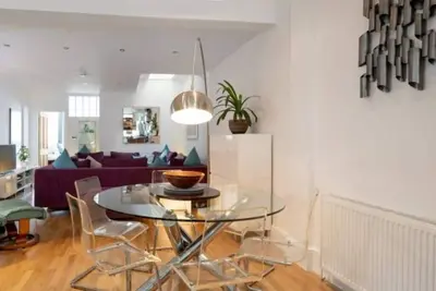 Image de Milton Mews - Stunningly presented 3 bedroom 2 bathroom apartment