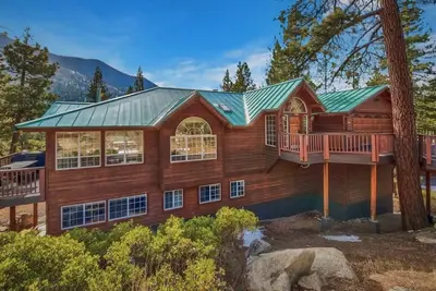 Image de Gorgeous 7 Br, 6 Bath, sleeps 9 Privacy, Big Views Hot Tub, Meticulously Clean!