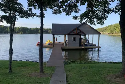 Image de Relaxing Lake Escape with sauna on the dock!
