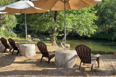 Image de River Front Home on 6+ Acres - Dog Friendly/Game Room