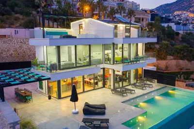 Villa in Ortaalan- Beautiful 5 bedroom property with large heated pool