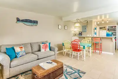 Image de Beachfront condo, pet friendly with kitchen