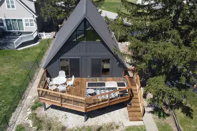 Image de Waterfront Cottage on Lake Manitou - Sleeps 10